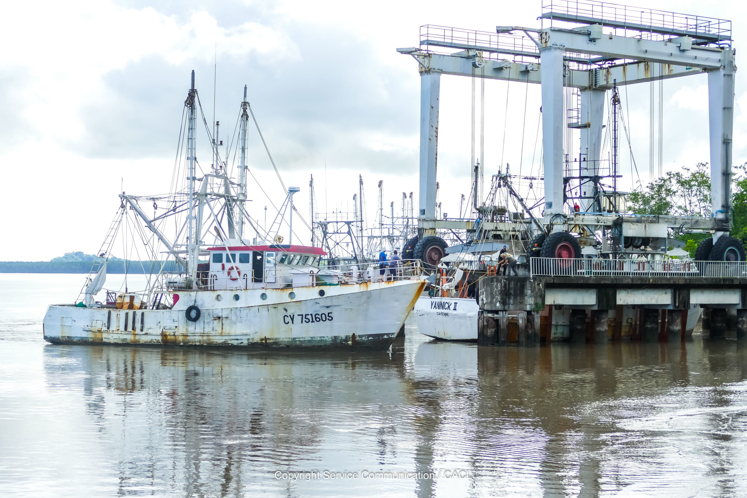 Le portique de levage pour la réparation des bateaux, unique en Guyane Le portique de levage pour la réparation des bateaux, unique en Guyane