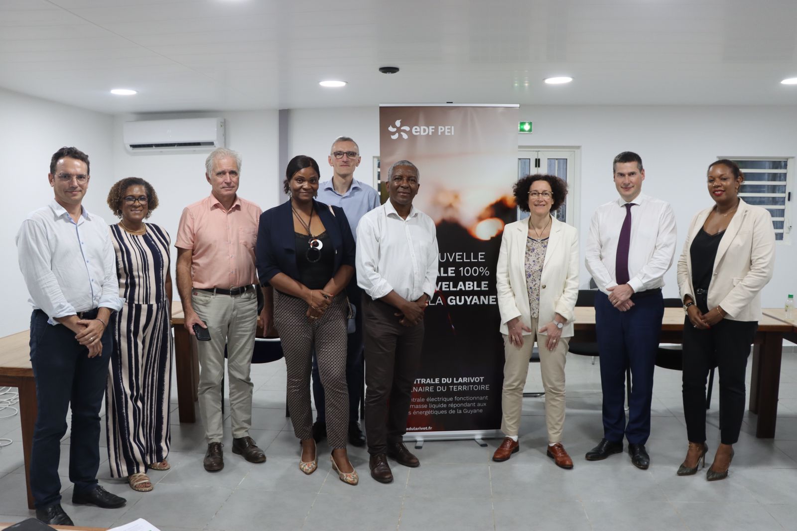 Visite du chantier de construction de la centrale du Larivot