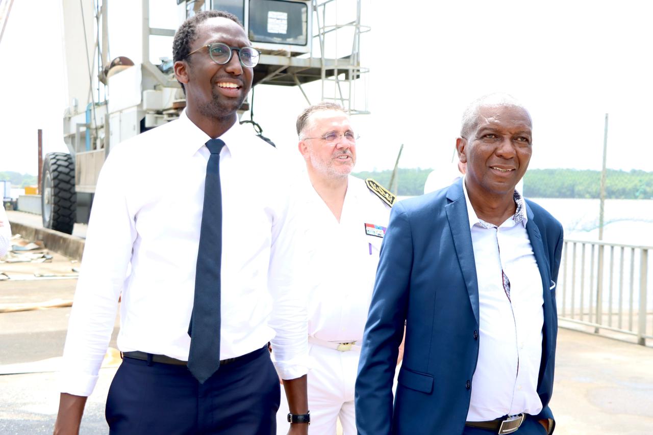 Hervé Berville, secrétaire d’État délégué à la mer en visite au port du Larivot